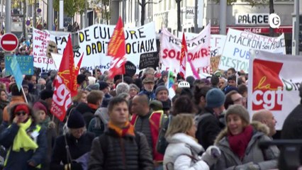 Manif retraites, no plastique, sapins - 10 DECEMBRE 2019