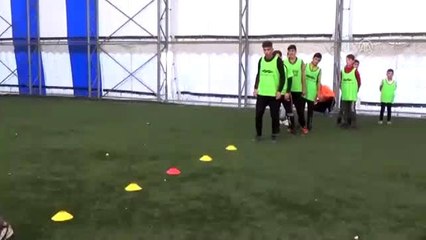 Sevgi evlerinde kalan çocuklar futbol takımı oluşturdu