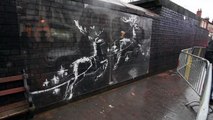 Neues Street-Art-Werk von Banksy hinter Plexiglas-Scheiben