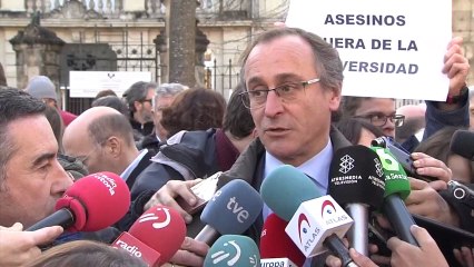 El etarra José Ramón López de Abetxuko da una charla en la Universidad del País Vasco.