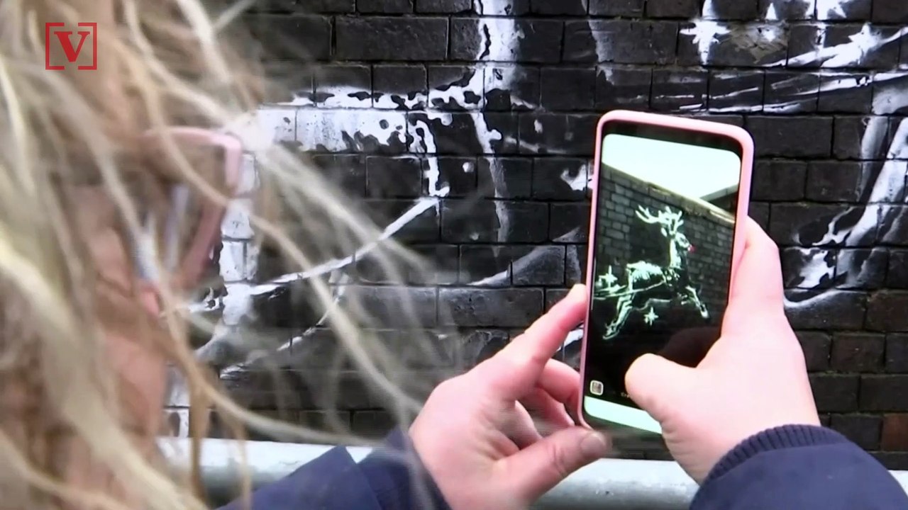 New Banksy Graffiti Highlights Homelessness Using a Christmas Theme