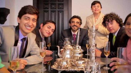 Viendo Como en Fiesta de Oficina