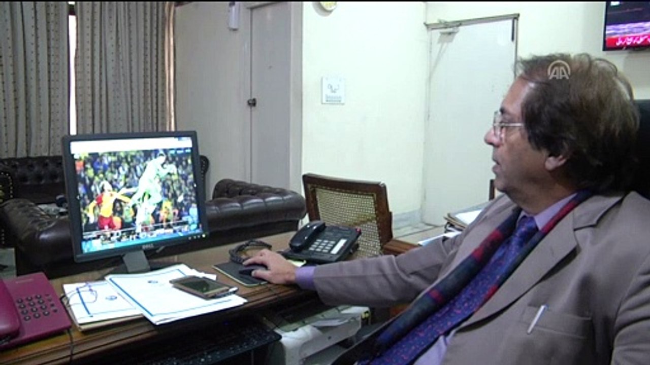 Pakistanlı gazeteciler, AA'nın 'Yılın Fotoğrafları' oylamasına katıldı - İSLAMABAD