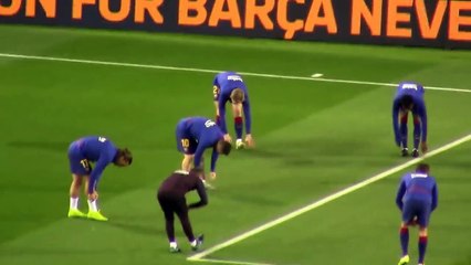Lionel Messi warming up before the game