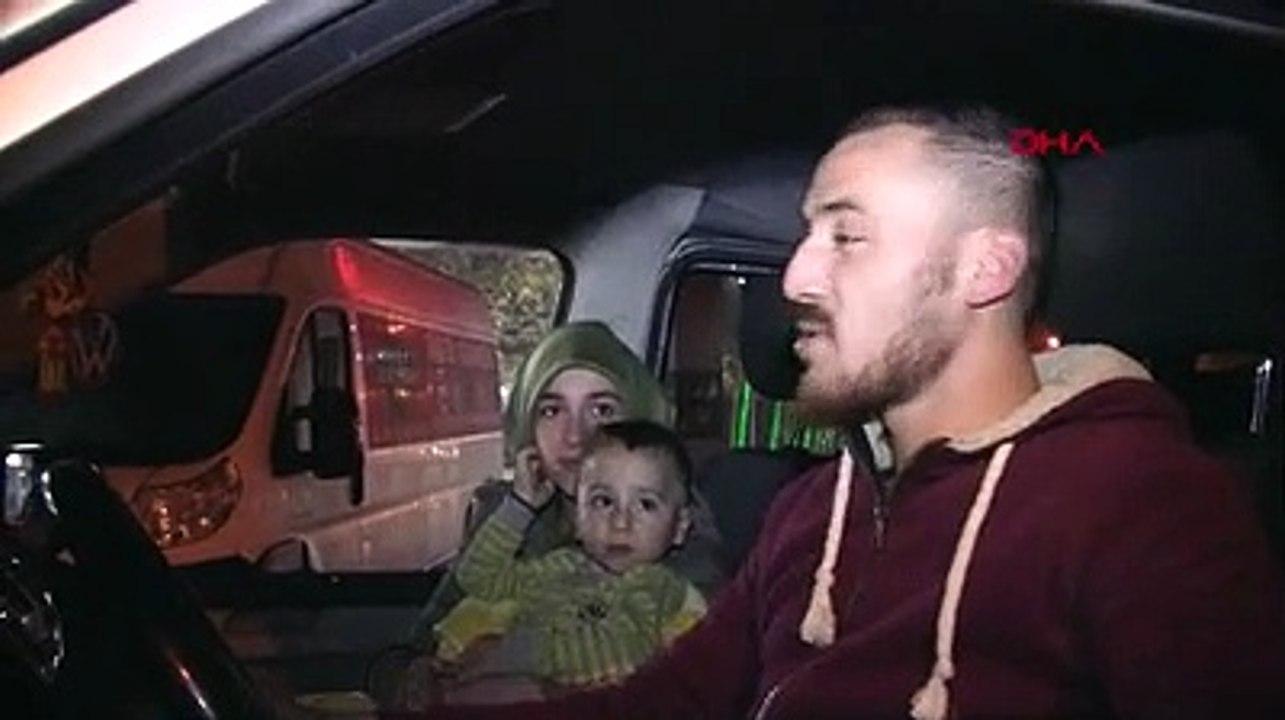 Artçı sarsıntılar korkutuyor... Balıkesir'de halk geceyi sokakta geçirdi