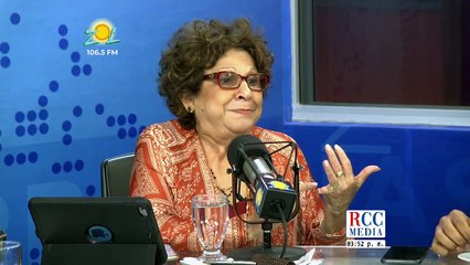 Elizabeth Mateo "CAROLINA MEJÍA ES UNA BOCANADA DE AIRE FRESCO FRENTE A JOHNNY VENTURA DESGASTADO”