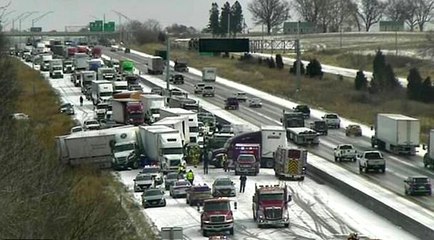 Rusya'da 50 aracın karıştığı zincirleme kazada 6 kişi yaralandı