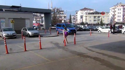 Tıkanan bacayı tamir etmek isteyen talihsiz işçi metrelerce yükseklikten düştü