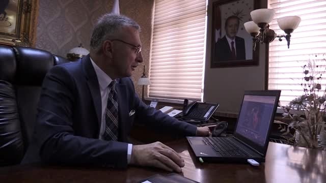 Erzincan Binali Yıldırım Üniversitesi Rektörü Levent, AA'nın Yılın Fotoğrafları oylamasına katıldı