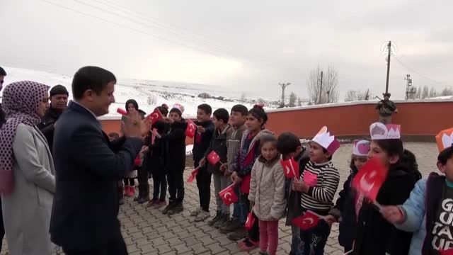 Erciş Kaymakamı Nuri Mehmetbeyoğlu'nun okul ziyareti