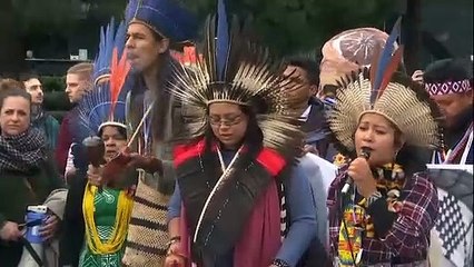 Президент Бразилии назвал Грету Тунберг "соплячкой"