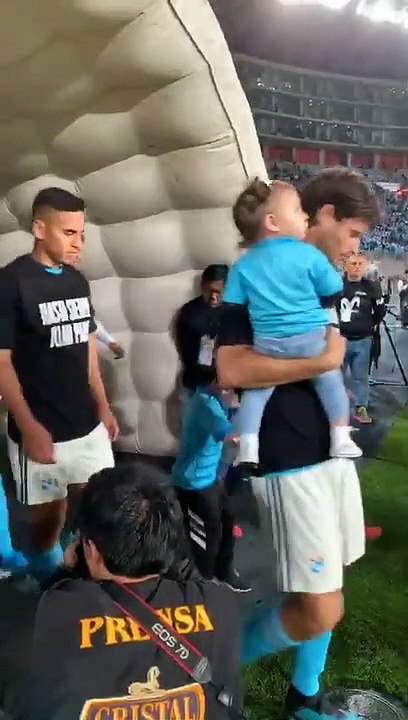 Salida equipos Sporting Cristal vs. Alianza Lima semifinales en estadio Nacional 11.12.2019