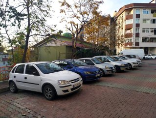Hırsızlar saniyeler içerisinde farları çaldılar