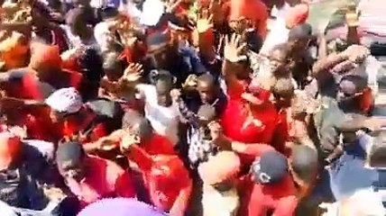 Une marée rouge dans les rues de Nzerekoré pour s'opposer à un 3e mandat d'Alpha Condé