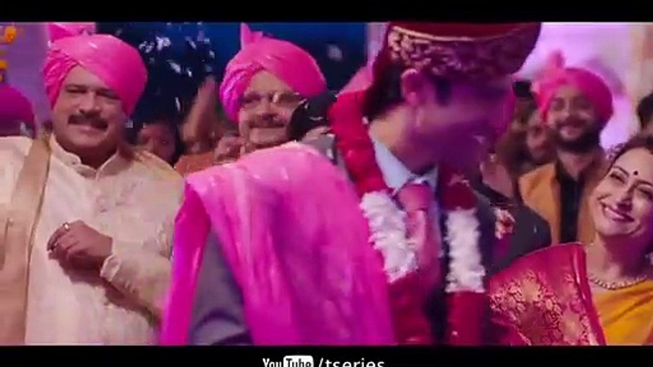 dilbara_full_video_song_pati_patni_aur_woh_full_song_360p