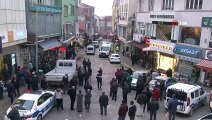 Elinde benzin bidonu ve tüfek berber dükkanını basan şahıs 3 saat sonra ikna edildi