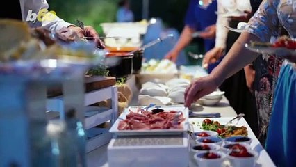 Holiday Buffets Do’s and Don’ts: From How Much to Serve to Double Dipping