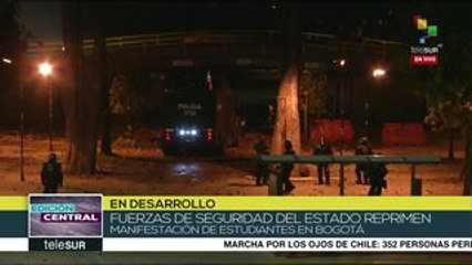 Estudiantes universitarios realizan plantón en Colombia