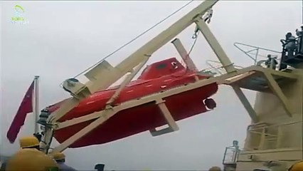 how drop life boat in the sea -- إسقاط قارب النجاة من السفن في البحر