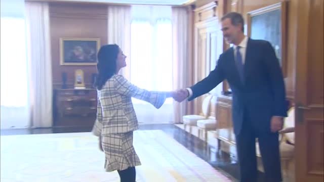 Arrimadas traslada al rey su oferta de una mayoría de PSOE, PP y Cs como única alternativa constitucionalista y moderada