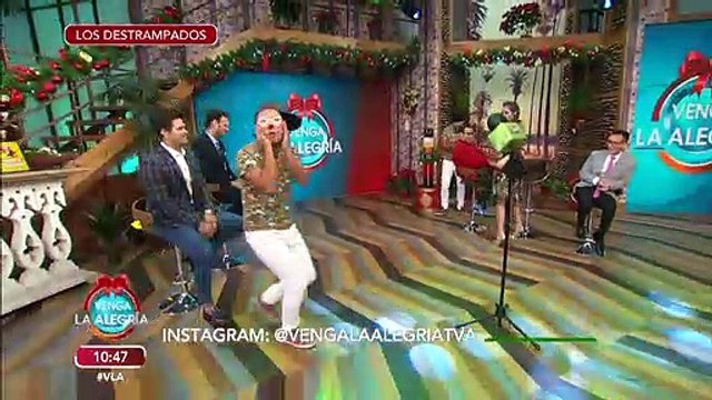 ¡Los Destrampados llegaron bien navideños con sus películas en emojis! | Venga La Alegría