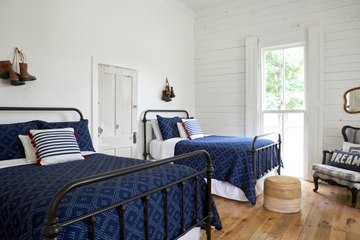 7 Ways to Decorate Every Room with Pantone’s 2020 Color of the Year