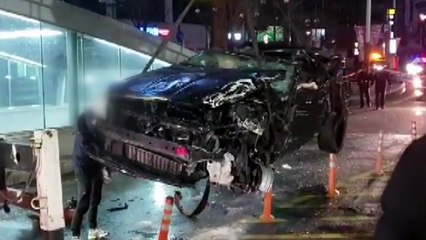 대구 두류 사거리에서 승용차·SUV 등 사고...4명 사상 / YTN