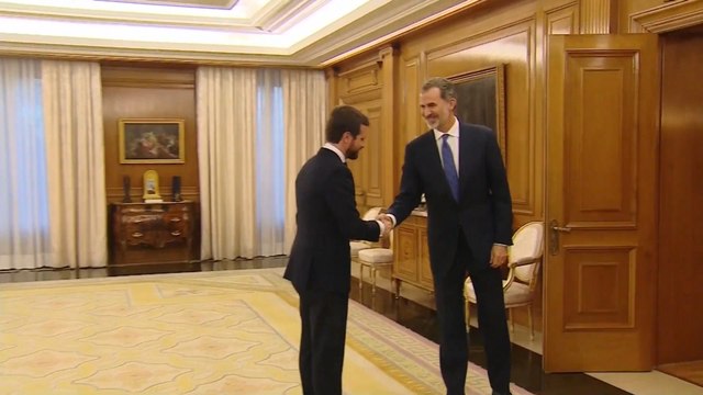 Felipe VI recibe a Pablo Casado por la ronda de contactos