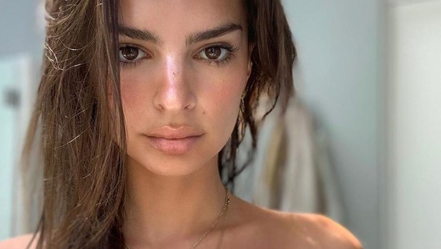 Emily Ratajkowski alborota las redes sociales