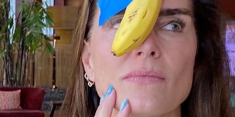 Télécharger la video: Celebrities and Companies Copy Art Basel Duct-Taped Banana