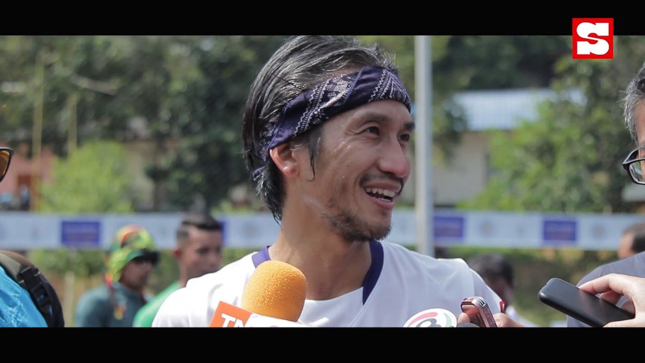 "ตูน" สุดปลื้มปลื้มเห็น "คิง เพาเวอร์" เนรมิตสนามฟุตบอลหญ้าเทียม กลางทะเลอันดามัน บนเกาะยาวใหญ่