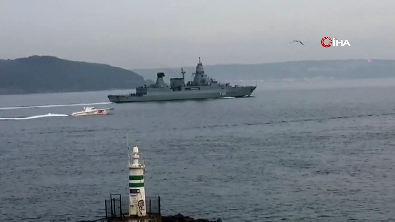 Alman savaş gemisi FGS Hamburg Çanakkale Boğaz Komutanlığı İskelesi'ne yanaştı