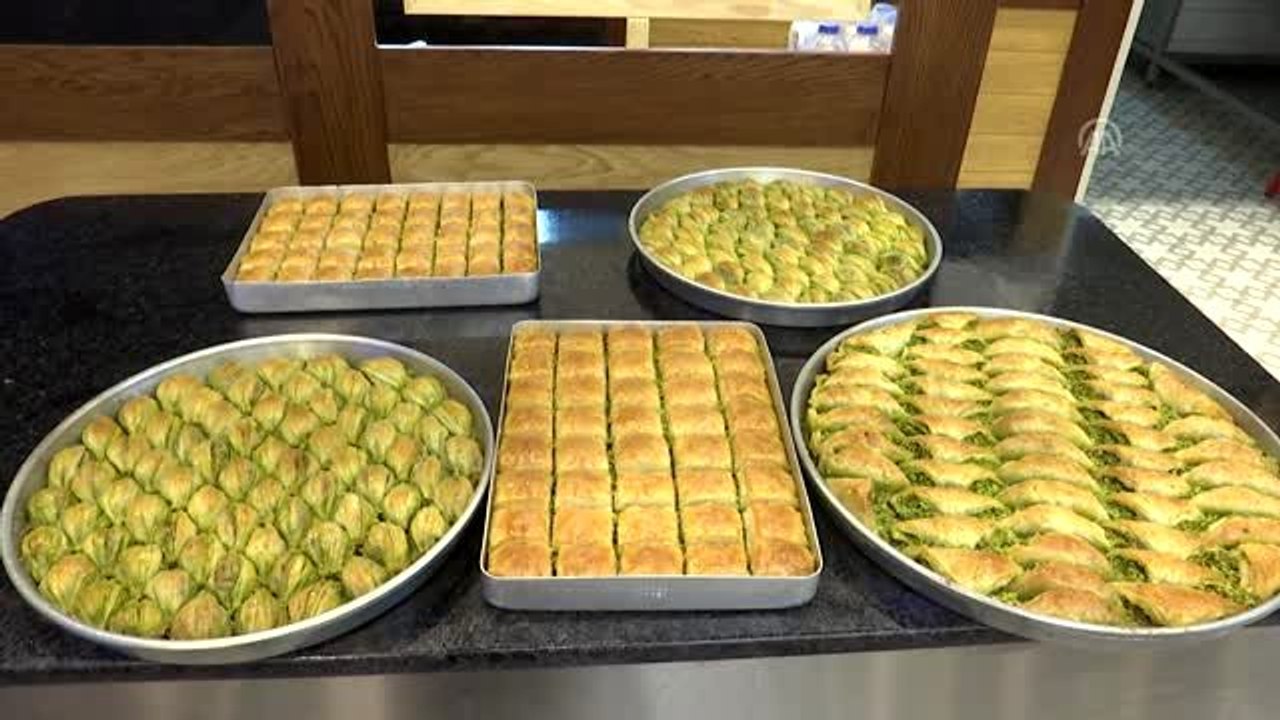 Baklava üreticileri "fıstık stokçularından" rahatsız
