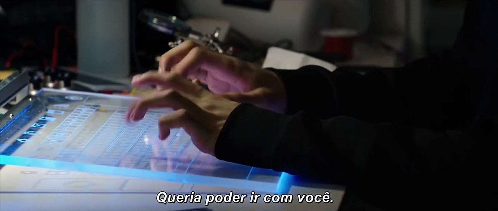 O Espaço Entre Nós | Trailer Oficial Legendado | 30 de março nos cinemas