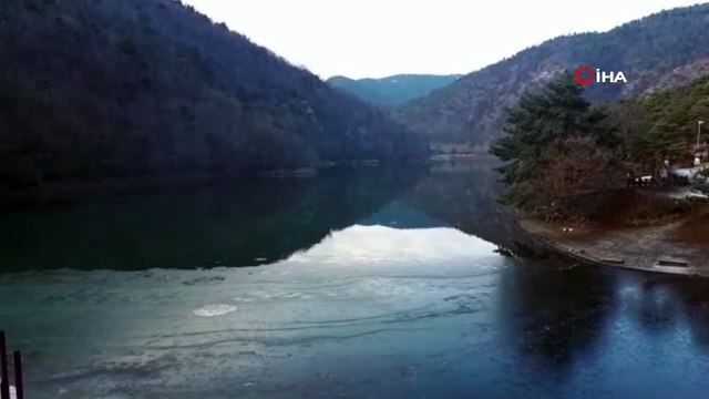 Boraboy Gölü'nün yüzeyi buz tuttu