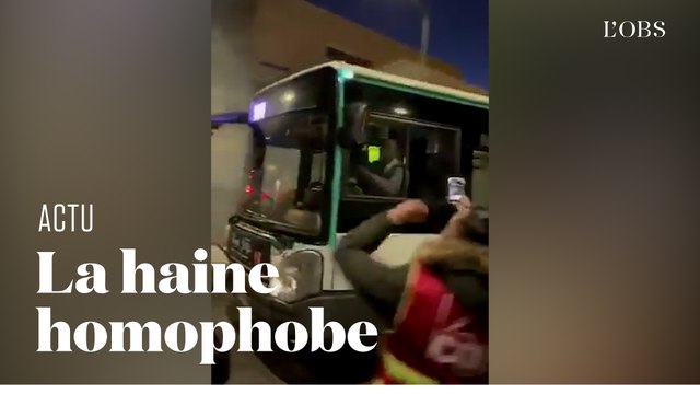 Des grévistes de la RATP couvrent un chauffeur non-gréviste d'insultes homophobes