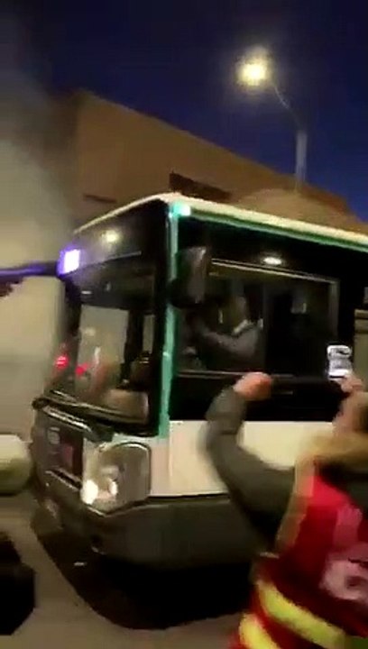 Vidéo polémique: Quand les grévistes de la RATP multiplient les insultes homophobes contre ceux qui travaillent : "suceur de b*te, pédé, enculé" - VIDEO