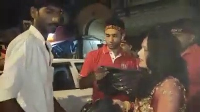 Shree Radhe Maa Ji Distributes Raincoats In Lokhandwala, Andheri