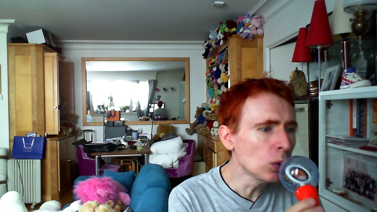 Wiwi égratigne "rien dans les mains rien dans les poches" de Félix Marten