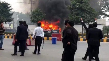 Avukatlarla doktorlar ortalığı savaş alanına çevirdi