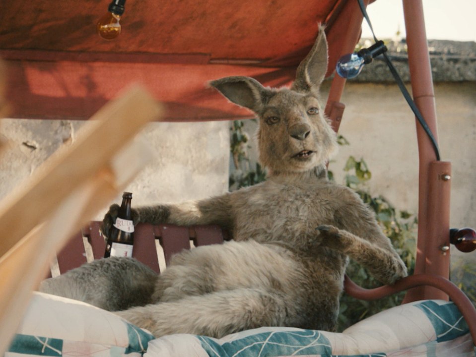 'Die Känguru-Chroniken': Trailer mit Rosalie Thomass und Henry Hübchen