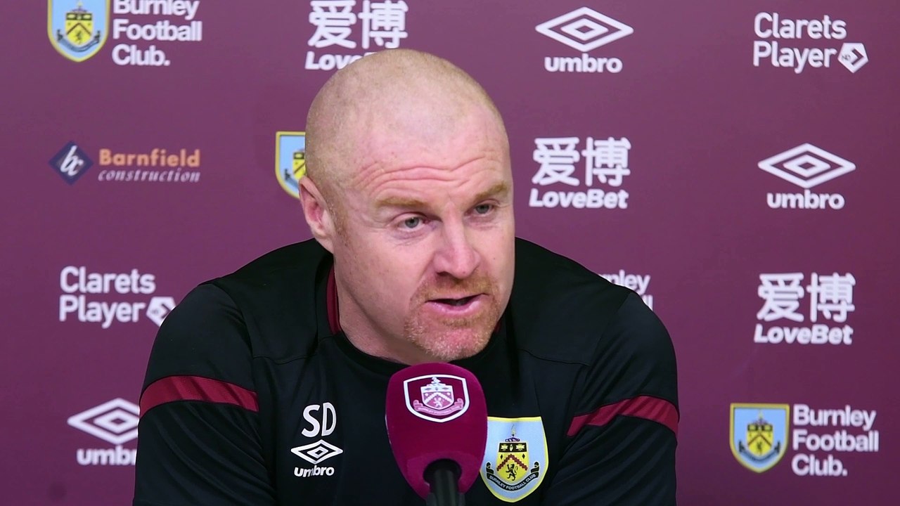 Burnley v Newcastle United | Sean Dyche bumps into Jose Mourinho