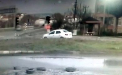 Minik kız çocuğunun hayatını kaybettiği kaza kamerada!