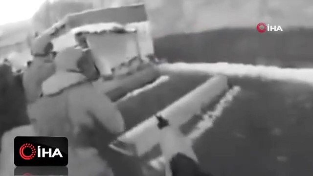 Askerlerle teröristler arasındaki çatışma anı kamerada