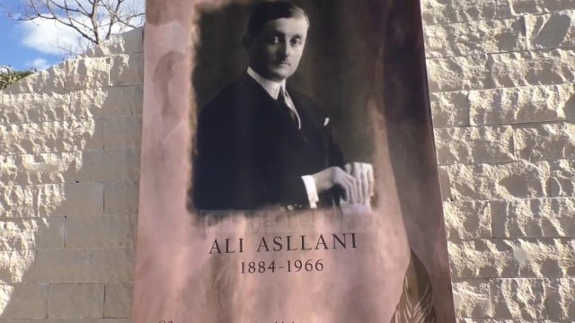Ali Asllani, kthehet në vendlindje/ Busti i shkrimtarit vendoset në Vajzë të Vlorës