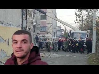 Report TV - Nxirret nga rrënojat gjyshja e pajetë, tre të shpëtuar në Thumanë