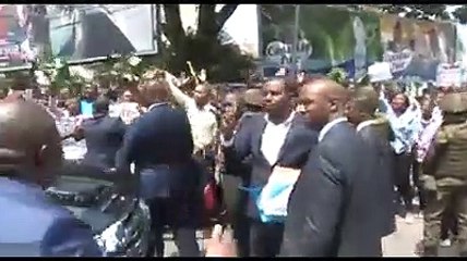 Le président Felix Tshisekedi  avec la population