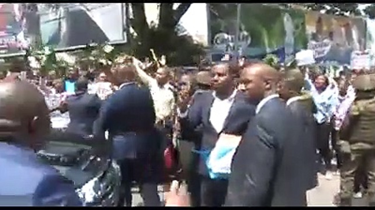 Le président Felix Tshisekedi  avec la population