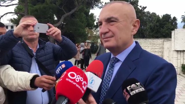 Ora News - Meta shtrëngon dorën me Ramën: Politika duhet të jetë e bashkuar si asnjëherë tjetër