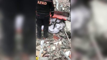 Ekipet vështirësi për nxjerrjen e trupit të Sotiraq Mishos, betoni i ka zënë këmbët